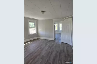 219 Woodlawn Terrace #3rd floor, Waterbury, CT 06710 - Photo 3