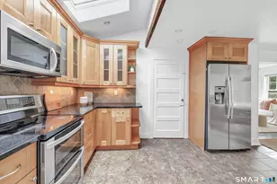 1 Maplewood Ave, Westport, CT 06880 - Photo 5