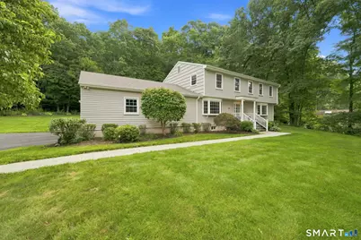 124 Sturbridge Lane, Trumbull, CT 06611 - Photo 3