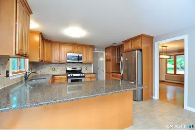 16 Virginia La, Farmington, CT 06085 - Photo 15
