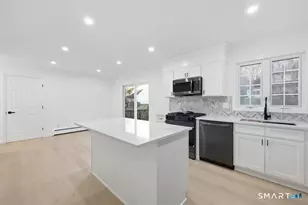 70 Victoria Ct, Hamden, CT 06514 - Photo 3