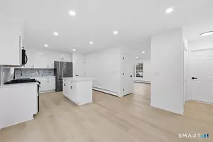 70 Victoria Ct, Hamden, CT 06514 - Photo 5