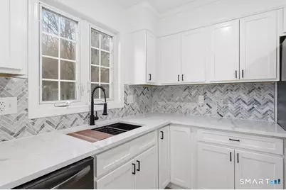 70 Victoria Court, Hamden, CT 06514 - Photo 5