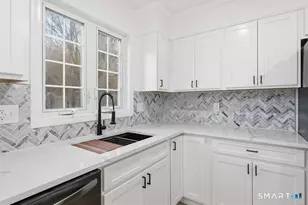 70 Victoria Ct, Hamden, CT 06514 - Photo 5