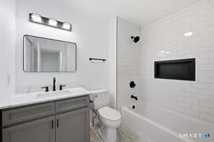 70 Victoria Ct, Hamden, CT 06514 - Photo 15