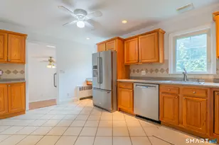 14 Ayres Dr, Stamford, CT 06905 - Photo 11