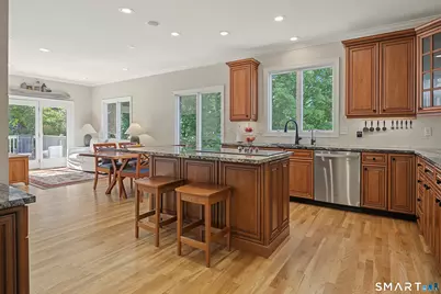 5 Lancaster Court, Avon, CT 06001 - Photo 5