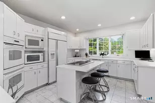 30 Grouse Ln, Woodbridge, CT 06525 - Photo 11