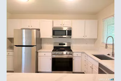 86 Montoya Drive #86, Branford, CT 06405 - Photo 3