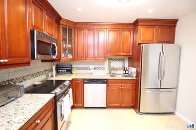30 Maple Tree Avenue #I, Stamford, CT 06906 - Photo 7