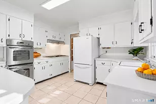 4 Lookout Ln, Westport, CT 06880 - Photo 9