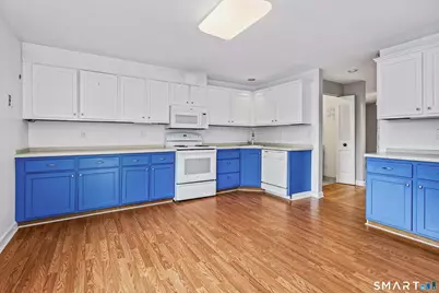 39 Old Mill Court #39, Simsbury, CT 06070 - Photo 17