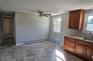 230 Oakland Ave, New Britain, CT 06053 - Photo 7