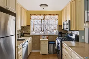 1058 East Broadway Ave, Milford, CT 06460 - Photo 15
