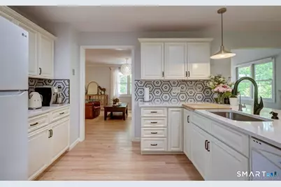 9 Canterbury Road #9, Hamden, CT 06514 - Photo 3