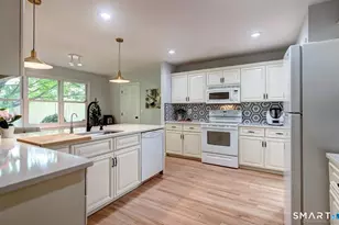 9 Canterbury Rd, Hamden, CT 06514 - Photo 5