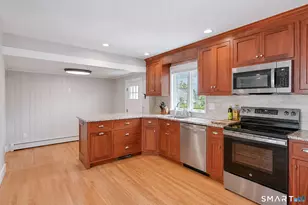 73 Alden St, Fairfield, CT 06824 - Photo 9