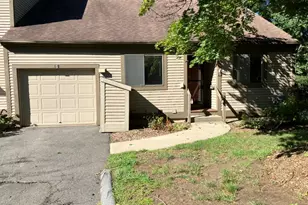 5 Overlook Ct, Avon, CT 06001 - Photo 1