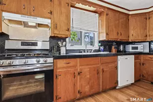 38 Lewis St, Naugatuck, CT 06770 - Photo 15
