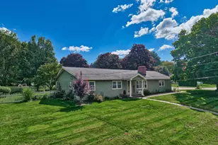2 Lynn Ave, Plymouth, CT 06786 - Photo 3