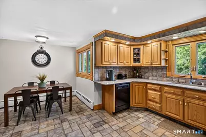 121 Hartford Road, Simsbury, CT 06070 - Photo 9