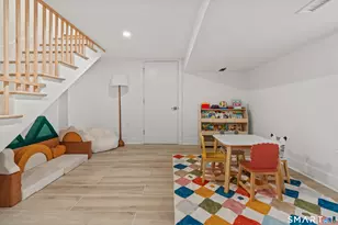 8 Farley St, Greenwich, CT 06830 - Photo 13