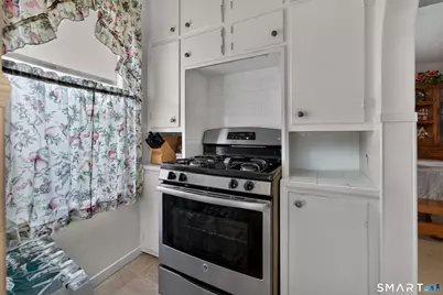 17 Borodell Place, New London, CT 06320 - Photo 11