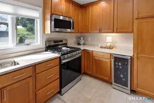 33 Hartman Ave, East Haven, CT 06512 - Photo 9