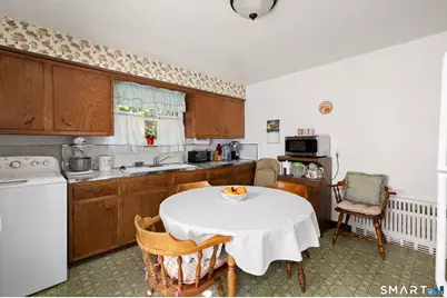 65 Roosevelt Avenue, Stamford, CT 06902 - Photo 7