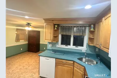209 Somerset Street, West Hartford, CT 06110 - Photo 7