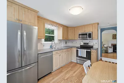 291 Fern Street, West Hartford, CT 06119 - Photo 15