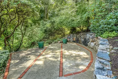 79 Robin Hood Road, Stamford, CT 06907 - Photo 3