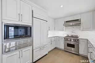 85 Memorial Rd, West Hartford, CT 06107 - Photo 17