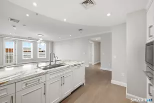 85 Memorial Rd, West Hartford, CT 06107 - Photo 21