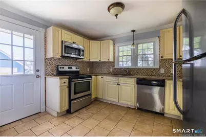 480 Ezra Street, Bridgeport, CT 06606 - Photo 5