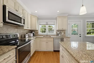 95 Roosevelt Avenue, West Haven, CT 06516 - Photo 3