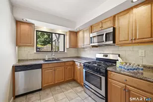 67 Cambridge Ct, Beacon Falls, CT 06403 - Photo 3