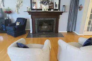 32 Pickering Ln, Wethersfield, CT 06109 - Photo 9