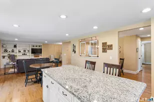 14 Redwood Dr, Bethel, CT 06801 - Photo 7