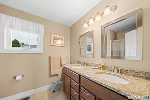8 Mather Cir, Windsor Locks, CT 06096 - Photo 15