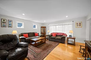 8 Mather Cir, Windsor Locks, CT 06096 - Photo 9