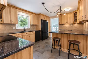 10 Colonial Dr, Simsbury, CT 06070 - Photo 13
