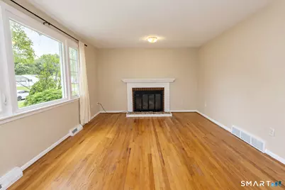 10 Colonial Drive, Simsbury, CT 06070 - Photo 5