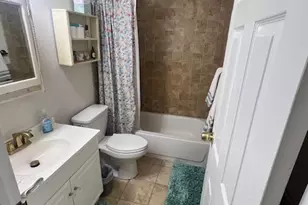 33 Essex Ct, Meriden, CT 06450 - Photo 17
