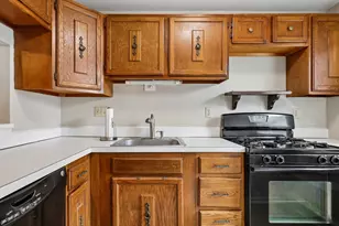 1 E Gate Ln, Hamden, CT 06514 - Photo 7