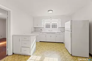132 Summer St, Meriden, CT 06451 - Photo 3