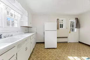132 Summer St, Meriden, CT 06451 - Photo 5