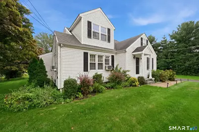 32 Crown Street, Trumbull, CT 06611 - Photo 3
