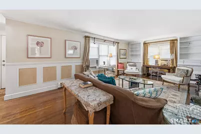 32 Crown Street, Trumbull, CT 06611 - Photo 7