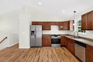 846A Vauxhall Street Ext., Waterford, CT 06385 - Photo 9